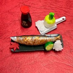 秋刀魚と大根おろし醤油セットB⭐️ミニチュアフード　ドールハウス　バービー　りかちゃん　シルバニア　ねんどろいど　ブライス　オビツ　フェイクフード　ミニチュア　ちいかわご飯　ぬいぐるみ　エイミーショップ