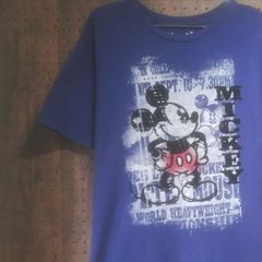 Disney STORE ディズニー　 ミッキーマウス「WORLD HEAVYWEIGHT   MICKEY」Ｔシャツ　サイズＬ