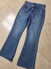 (新品) ユニクロ レディース インディゴ デニム ブーツカットジーンズ