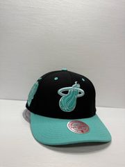 ミッチェルアンドネス マイアミヒート NBA チャンピオンズ 2012 PRO CROWN A-FRAME スナップバックキャップ ツートンカラー