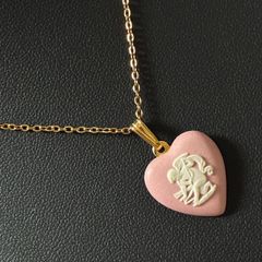 WEDGWOOD ウェッジウッド ネックレス ピンク ゴールド ハート 天使 エンジェル ジャスパー カメオ ペンダント ヴィンテージ アクセサリー レディース 英国 イングランド MADE IN ENGLAND ヴィンテージ 正規品 00EC-0286