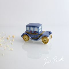 ベルエポックな車のフェーブ　フェーヴ　フランス製　ミニチュア　陶器　雑貨