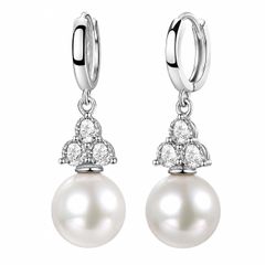 ホワイト ピアス(両耳用) フープピアス レディース ドロップ シルバー ステンレス パールピアス 両耳用 三角形 ジルコニア 揺れる 韓国風 結婚式