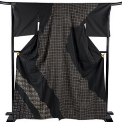 訪問着 身丈166cm 裄丈67cm M 袷 紬地 格子 幾何学 黒 正絹 秀品 【中古】