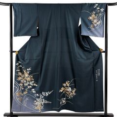 【美品】 付下げ 身丈152.5cm 裄丈64.5cm M 袷 和田光正 落款 菊 波頭 金銀彩 ぼかし 深緑 正絹 逸品 【中古】