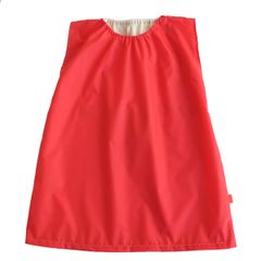 キッズ撥水スモック M(110-130) 新品未使用 赤色×ベージュ エプロンスモック 後ろリボンノースリーブ 在庫処分 らくらくメルカリ便　[匿名配送]