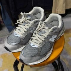 ニューバランス 2002r グレー スニーカー