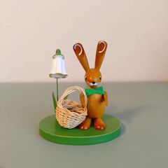 イースターバニーとお花　ドイツ工芸品　木製人形　イースター　うさぎ　木製インテリア