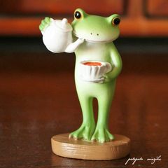 コポー  Copeau  オブジェ 置物    紅茶をそそぐカエル  ミニチュア ダイカイ  ディスプレイ カエル　紅茶  小物 雑貨　パタパタ民族