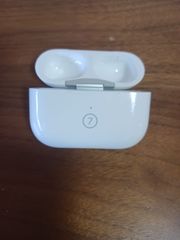 （正規品）Apple AirPods Pro 2世代 充電ケースのみ　Lightningモデル　A2700 刻印あり