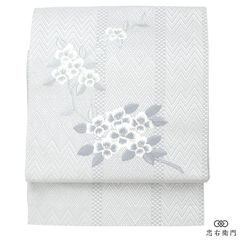 名古屋帯 刺繍 正絹 九寸名古屋帯 お太鼓柄 銀白色 花柄 上品 織模様 長さ364cm 幅30cm 観劇 街歩き ランチ リサイクル帯 中古帯 仕立て上がり帯 レディース 女性用 着物 即日発送 