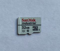 SanDisk Industrial 32GB microSDカード