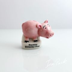 トイストーリー　ハムのフェーヴ　フェーブ　フランス製　ミニチュア　陶器　豚の貯金箱 Toy Story