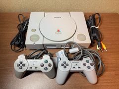 【コード完品・コントローラー2個付】プレイステーション本体