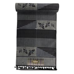 反物 秀品 紬 段縞 草花 灰色 正絹 【中古】