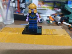 LEGO サノス フィギュア