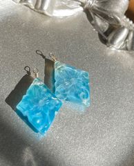 ターコイズ水晶ﾏｻﾞｵﾊﾟトリプレットローゼンジカービング