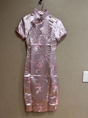 高級チャイナドレス　タイシルク　ピンク　サイズ32　XXSサイズ　ショート丈　チャイナ服
