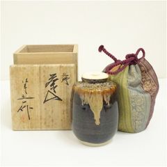 京焼　桶谷定一造　肩衝茶入（仕覆付）（共箱）  茶入れ 茶道 茶道具 おしゃれ 道具 濃茶 抹茶 骨董 茶器 保存 容器 お茶 茶会 茶事 茶の湯 1月 3月 11月 春秋