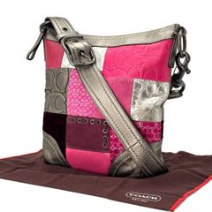 【華やかに寄り添う佇まい】　COACH　ショルダーバッグ パッチワーク シグネチャー スエード Y2K archive　ピンク