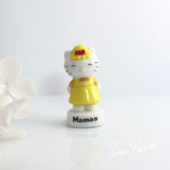 キティちゃんのママのフェーブ　フェーヴ　フランス製　ミニチュア　陶器　雑貨