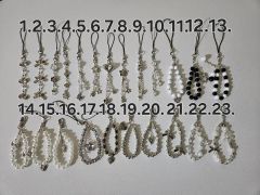キーホルダー スマートフォンホルダー y2k ハンドメイド バッグホルダー ビーズキーホルダー ストラップ シルバー モノトーン バッグチャーム バレエコア アクセサリー キーホルダー ダイアリーキーホルダー