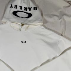 オークリー フード スウェットシャツ