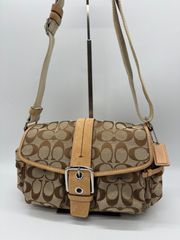 【良品】 COACH コーチ シグネチャー柄 ベルト金具 ショルダー バッグ P1185