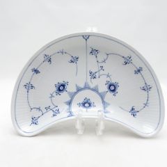 美品 ROYAL COPENHAGEN ロイヤルコペンハーゲン ブルーフルーテッドプレイン 352 クレセントディッシュ 変形皿 SY13849U1 