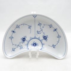 美品 ROYAL COPENHAGEN ロイヤルコペンハーゲン ブルーフルーテッドプレイン 352 クレセントディッシュ 変形皿 SY13852U1 