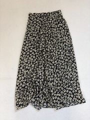 【LowRYS FARM ローリーズファーム 】ロングスカート　ブラック　 花柄　0/10