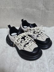 新品 チャンキーヒール スニーカー 230