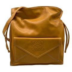 LOEWE(ロエベ) ショルダーバッグ - ブラウン 巾着 レザー