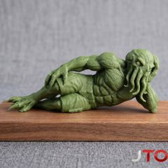 キーホルダー ホラー 男性 ハゲ おじさん 2D アクリル 8cm 神父のよう
