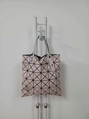 B-10867/ISSEY MIYAKE イッセイミヤケ レディース BAO BAO ISSEY MIYAKE バオバオイッセイミヤケ バッグ 토트 백