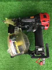 【中古品】【0906】★MAX(マックス) 50㎜高圧釘打機 軽量型 HN-50S1(D)　ITZFX109B02O｜在庫あり