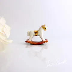 白い木馬のフェーブ　フェーヴ　フランス製　ミニチュア　陶器　雑貨｜在庫あり