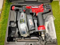 ☆マキタ(Makita) 高圧エアビス打ち機（赤） AR412HR　ケース付き　動作確認済み アウトレット