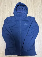 【激安】ほぼ新品 ARC'TERYX（アークテリクス） Atom（アトム） フーディ ブラックサファイア M