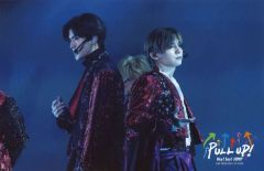 중고 生写真 STARTO Hey! Say! JUMP 山田涼介・中島裕翔 ライブフォト・横型・上半身・八切ワイドサイズ 「Hey! Say! JUMP LIVE TOUR 2023→2024 PULL UP!」「えらべるJUMP」大阪公演