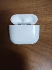 【期間限定】（正規品）Apple AirPods 第4世代 充電ケースのみ　ノイキャン有り