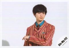 중고 生写真 ジャニーズ Kis-My-Ft2 玉森裕太 横型・バストアップ・衣装赤・体やや左向き 北山さん・藤ケ谷さん・玉森さん「You＆Me」ジャケ写撮影オフショット 公式生写真