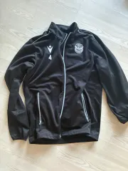 中古 サッカー部 富川中東FC U18 マクロン 4番ジップアップ 即納