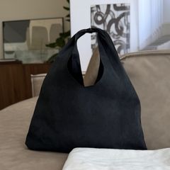 《THE ROW》 ザロウ スモールビンドル ブラック スエード ハンドバッグ RoLuxeShop