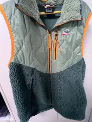 中古 NIKE シェルパ ベスト S 即納