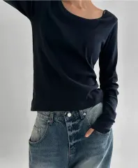 マニーク ゴージ Uネック 長袖 Tシャツ(ネイビー)｜在庫あり