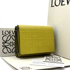 極美品 ロエベ LOEWE リピート トライフォールド 三つ折り財布 コンパクトウォレット アナグラム ミニ財布 レザー ライム 新調 クリスマス 冬のボーナス 成人式 ギフト バレンタイン