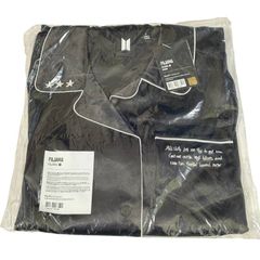 BTS 防弾少年団 BE パジャマ PAJAMA ジミン フリーサイズ F ブラック 黒 サテン 光沢 ルームウェア 部屋着 Big Hit ビッグヒット 公式グッズ 新品 未使用 タグ付き 星刺繍 パイピング 204008