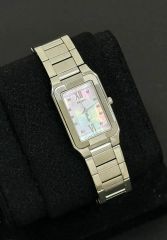 SEIKO ルキア レクタンギュラー マザーオブパール ダイアル クォーツ時計