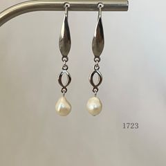 淡水パール ピアス ふにゃんと雫 ・・✽・・ 〈真珠 サージカルステンレス フック〉